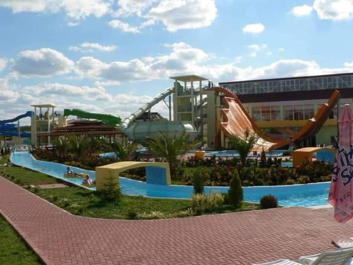 Family Hotel Bohemi II Primorsko Dış mekan fotoğraf